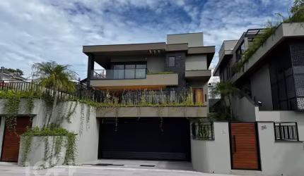 Casa à venda em Lagoa da Conceição com 470 m², 4 q