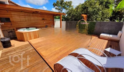 Casa à venda em Jurere Leste com 225 m², 4 quartos
