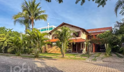 Casa à venda em Jurere Oeste com 551 m², 8 quartos