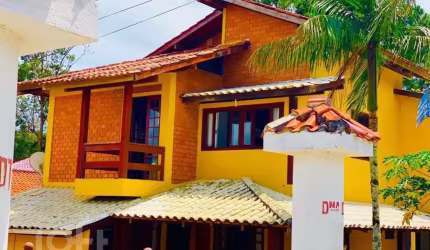 Casa à venda em Caiacanga com 257 m², 7 quartos