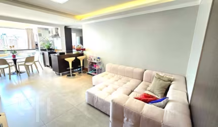 Apartamento à venda em Centro com 86 m², 3 quartos