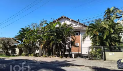 Apartamento à venda em Lagoa da Conceição com 142