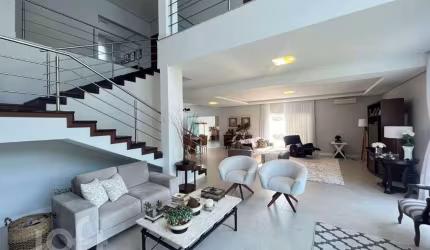 Casa à venda em Cachoeira do bom Jesus com 445 m²,