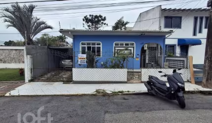 Casa à venda em Estreito com 200 m², 3 quartos, 1