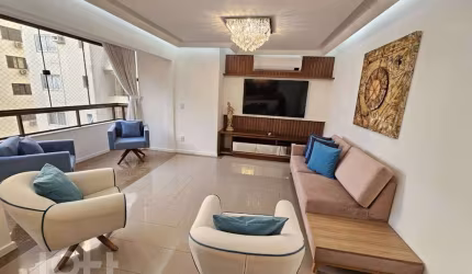 Apartamento à venda em Agronômica com 119 m², 3 qu