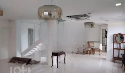 Apartamento à venda em Centro com 240 m², 4 quarto