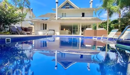 Casa à venda em Barra da Lagoa com 380 m², 4 quart