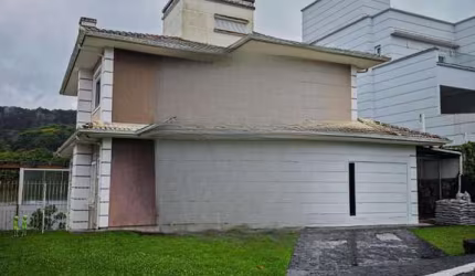 Casa à venda em Córrego Grande com 200 m², 4 quart