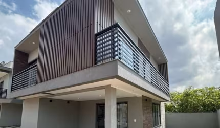 Casa à venda em Morro das Pedras com 182 m², 3 qua