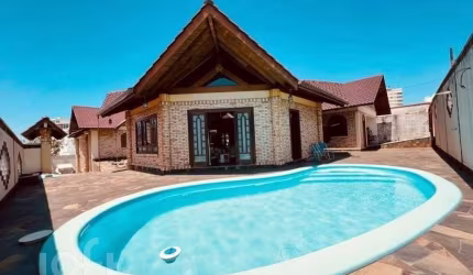 Casa à venda em Itaguaçu com 400 m², 5 quartos, 3