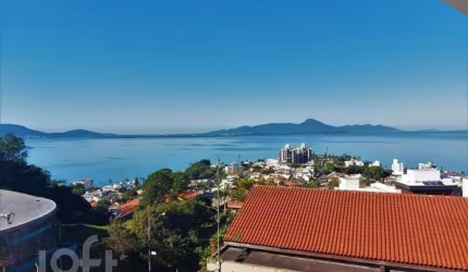 Casa à venda em Itaguaçu com 325 m², 3 quartos, 2