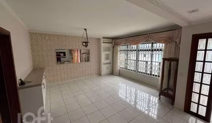 Casa à venda em Agronômica com 165 m², 3 quartos,