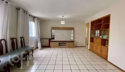 Apartamento à venda em Centro com 122 m², 3 quarto