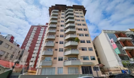 Apartamento à venda em Centro com 211 m², 4 quarto