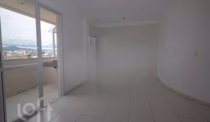 Apartamento à venda em Coloninha com 97 m², 3 quar