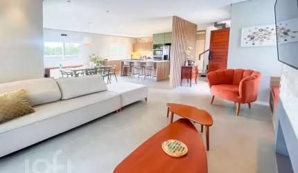 Casa à venda em Moenda com 251 m², 4 quartos, 3 su