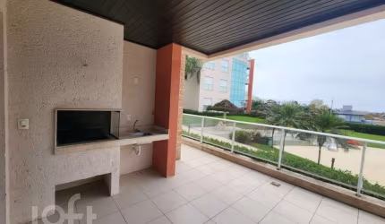 Apartamento à venda em Santinho com 186 m², 4 quar