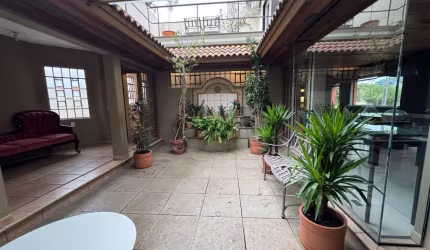 Casa Comercial com 4 dormitórios no Córrego Grande