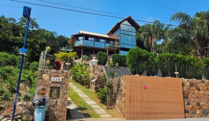 Casa à venda em Praia Brava com 450 m², 4 quartos,