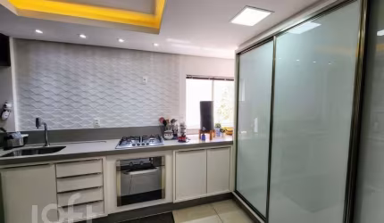 Apartamento à venda em Centro com 90 m², 2 quartos
