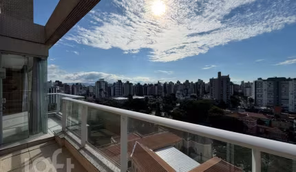 Apartamento à venda em Centro com 136 m², 2 quarto
