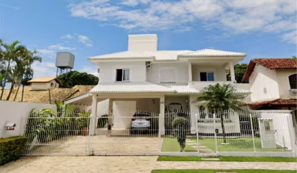 Casa de 3 suítes no Córrego Grande