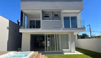 Casa à venda em Campeche Central com 220 m², 3 qua