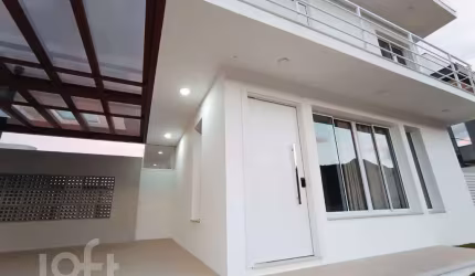 Casa à venda em Ratones com 293 m², 3 quartos, 3 s
