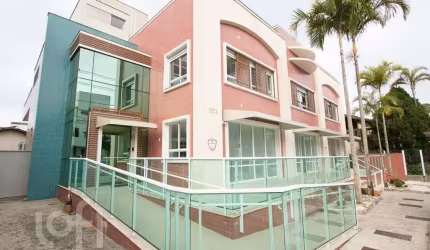 Apartamento à venda em Lagoa da Conceição com 57 m