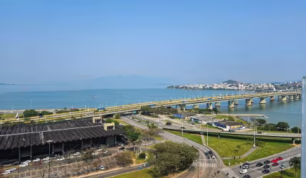 Apartamento de 3 dormitórios à venda na Beira Mar