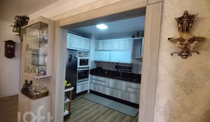 Apartamento à venda em Coqueiros com 91 m², 2 quar
