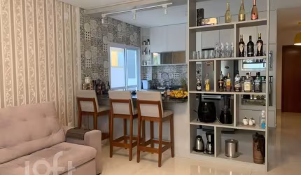 Apartamento à venda em Centro com 77 m², 2 quartos