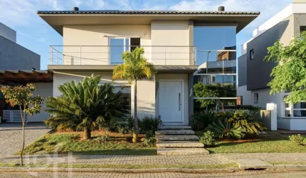 Casa à venda em Rio tavares central com 340 m², 3