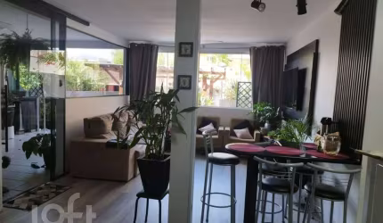 Casa à venda em Alto Ribeirão Leste com 154 m², 5