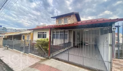 Casa à venda em Jardim Atlântico com 200 m², 4 qua