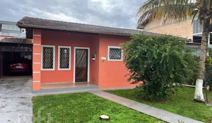 Casa à venda em Campeche Leste com 145 m², 3 quart