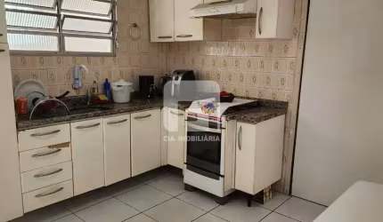 Casa de 4 dormitórios à venda na Agronômica