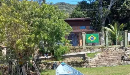 Terreno com duas Casas à venda na Lagoa