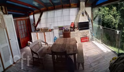 Casa à venda em Rio tavares central com 180 m², 2