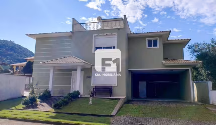 Casa de 3 dormitórios em condomínio no Campeche