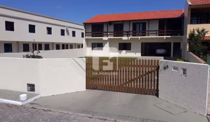 Casa de 3 dormitórios e 7 Apto à venda no Campeche