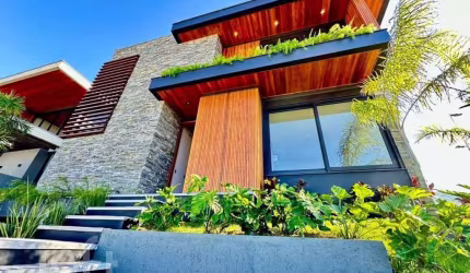 Casa à venda em Lagoa da Conceição com 607 m², 4 q