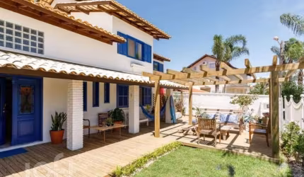 Casa à venda em Daniela com 383 m², 5 quartos, 5 s