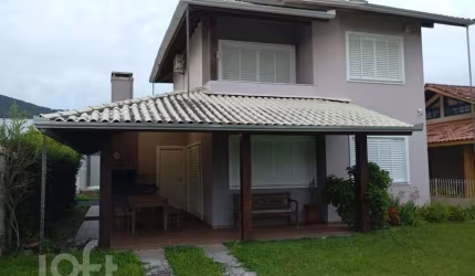 Casa à venda em Açores com 154 m², 4 quartos, 2 su