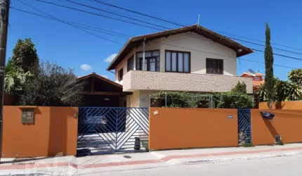 Casa à venda em Campeche Sul com 210 m², 5 quartos