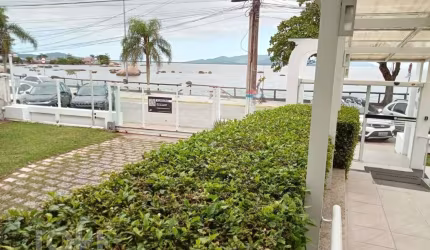Apartamento à venda em Itaguaçu com 128 m², 3 quar