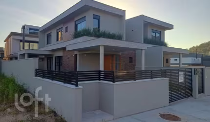 Casa à venda em Rio tavares central com 130 m², 3