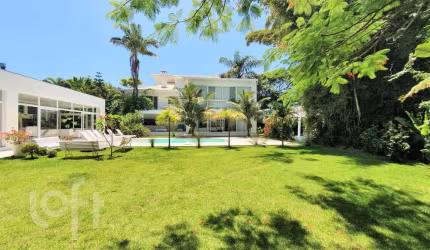 Casa à venda em Praia Brava com 990 m², 7 quartos,