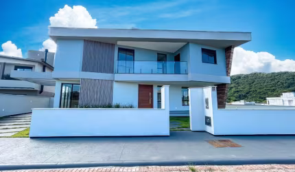 Casa de 3 suítes à venda no Rio Tavares