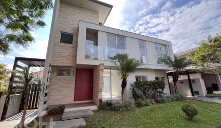 Casa à venda em Campeche Leste com 220 m², 3 quart